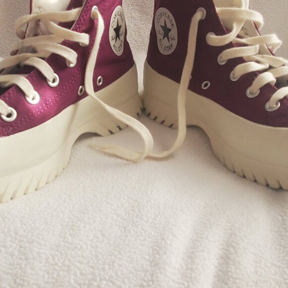 Converse Chuck Taylor All Star Lugged 2.0 High Tops. Mystic Orchid. Women 8 - Picture 2 of 14